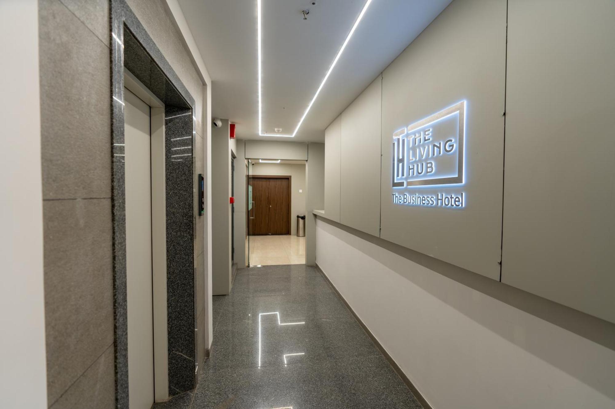 The Living Hub Business Hotel, 戈尔哈布尔 外观 照片