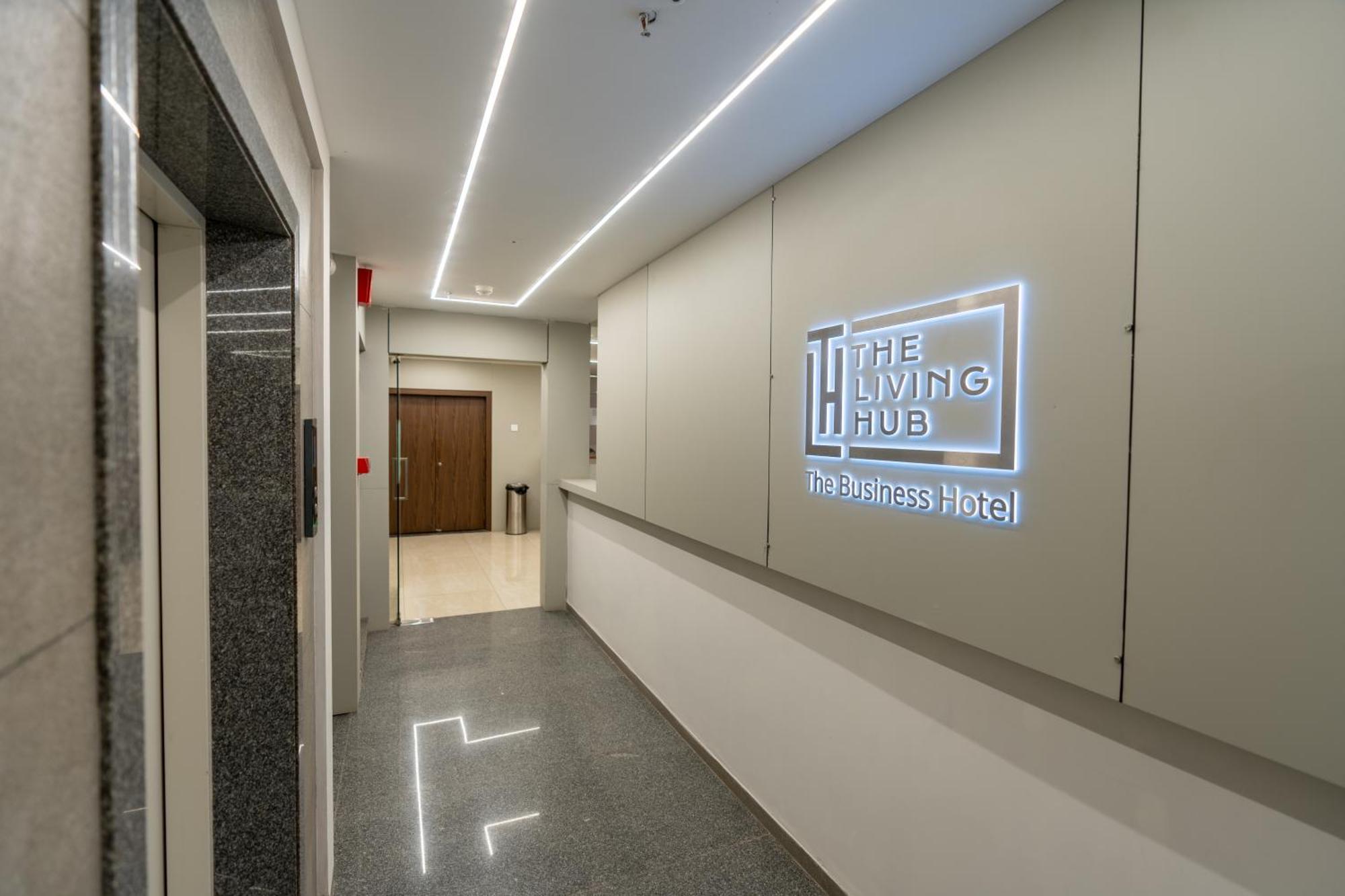 The Living Hub Business Hotel, 戈尔哈布尔 外观 照片