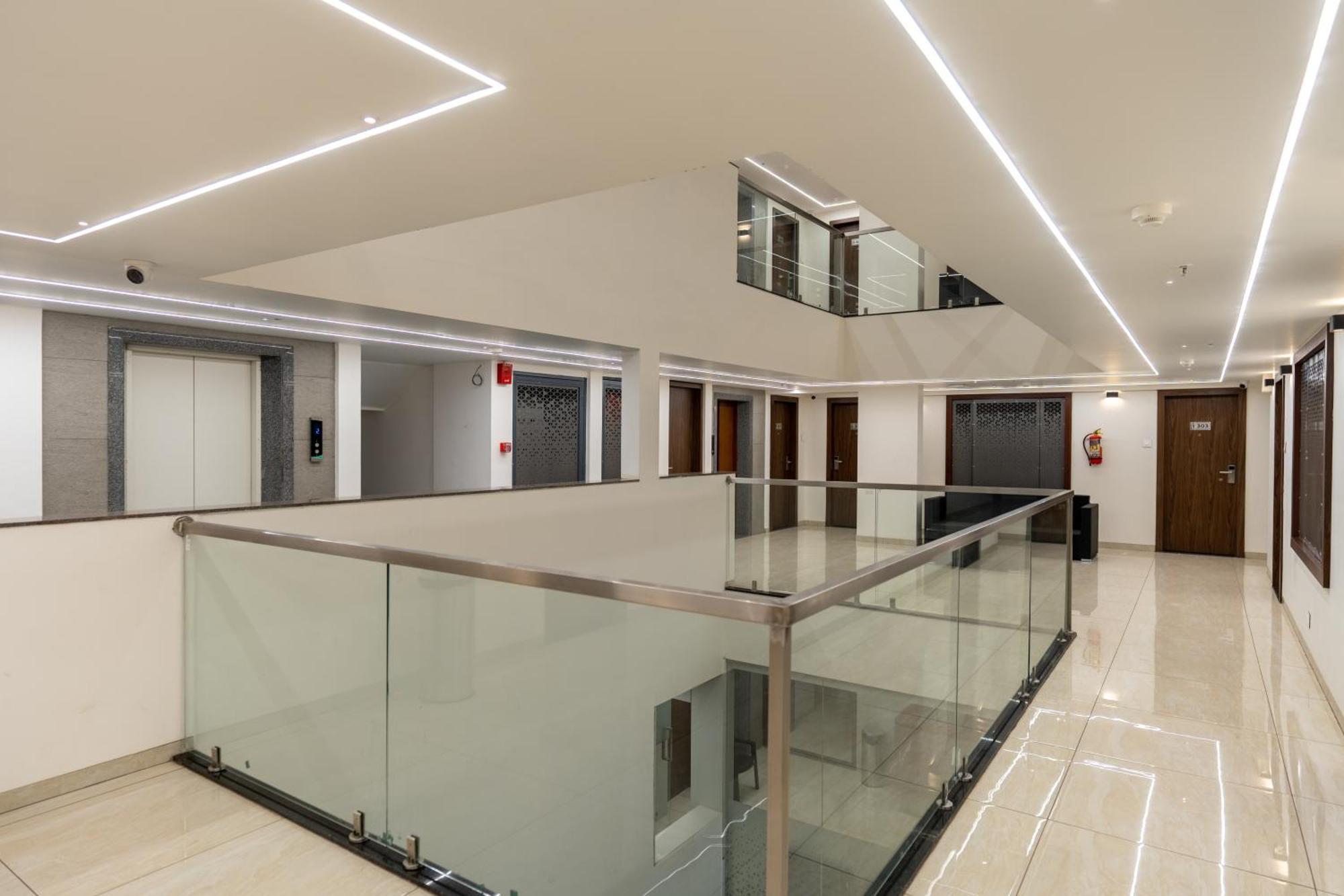 The Living Hub Business Hotel, 戈尔哈布尔 外观 照片